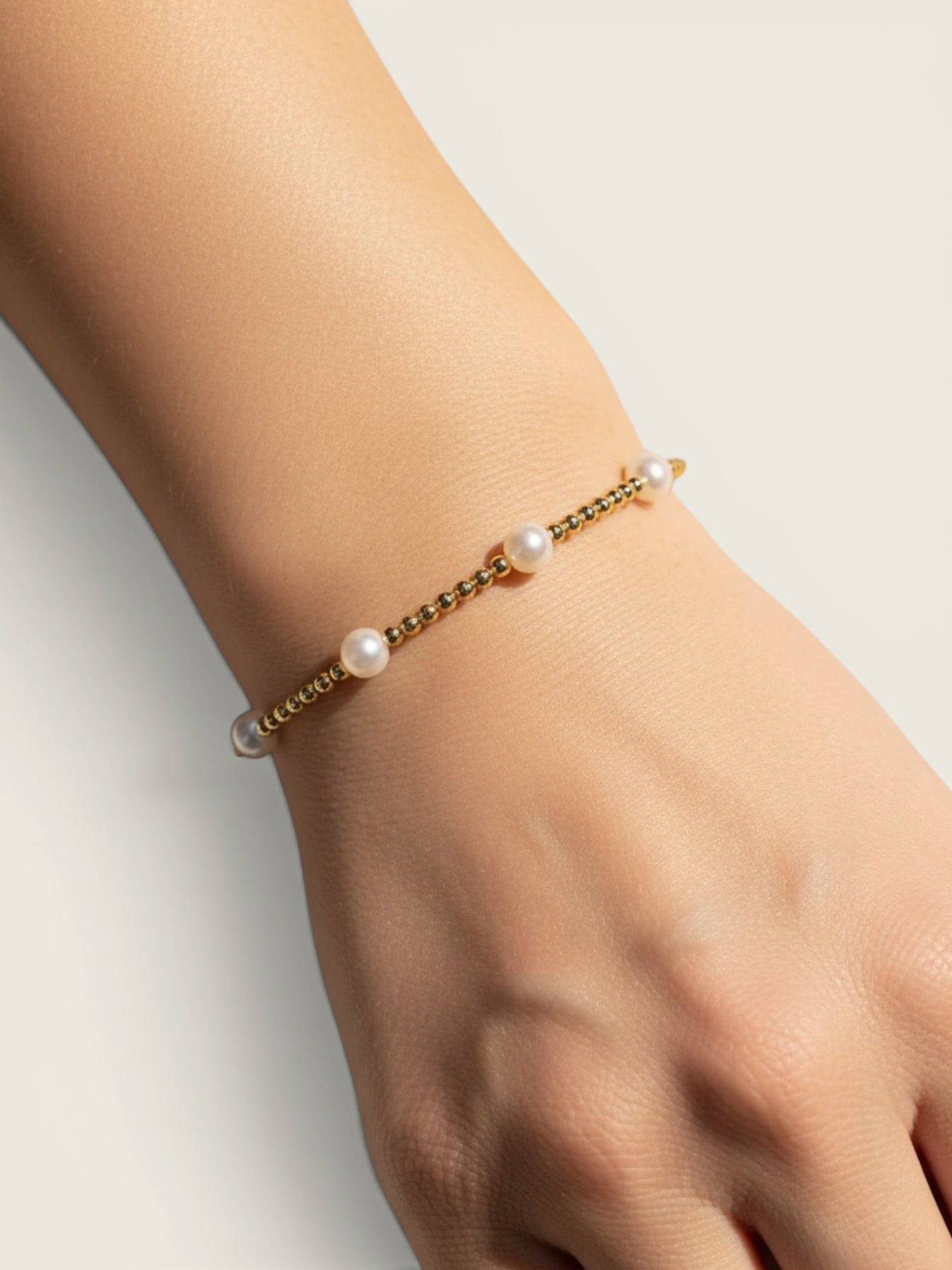 Gold Dot Pearl Stretch Bracelet